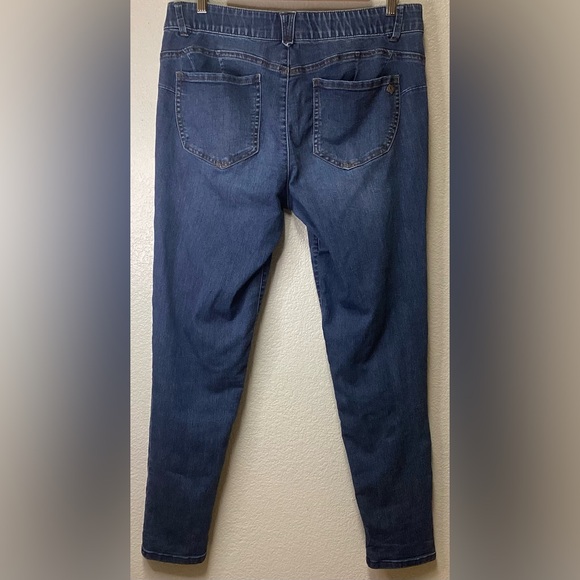 Democracy "Ab"solution Cuffed Indigo Ankle jeans - Picture 2 of 16